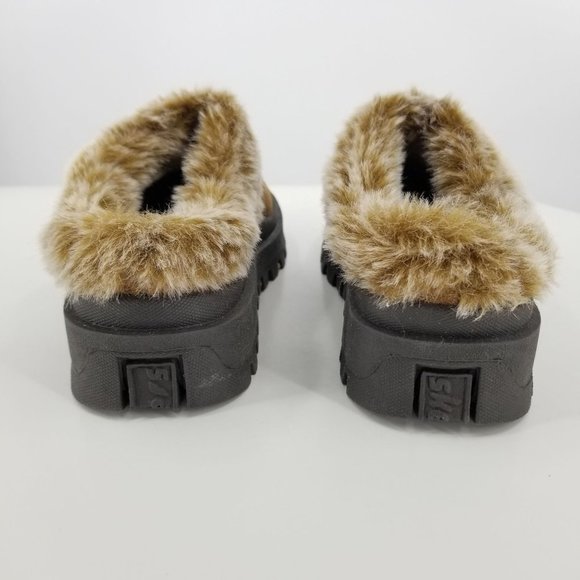 Skechers Women's Tan Fur-Lined Clogs - Picture 9 of 11